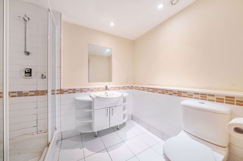 En-suite- click for photo gallery